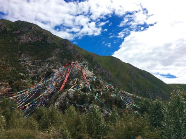 扎日拥康神山