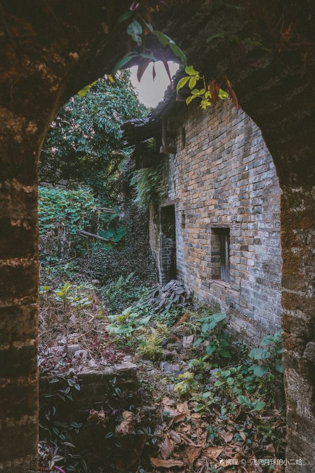 骥马村