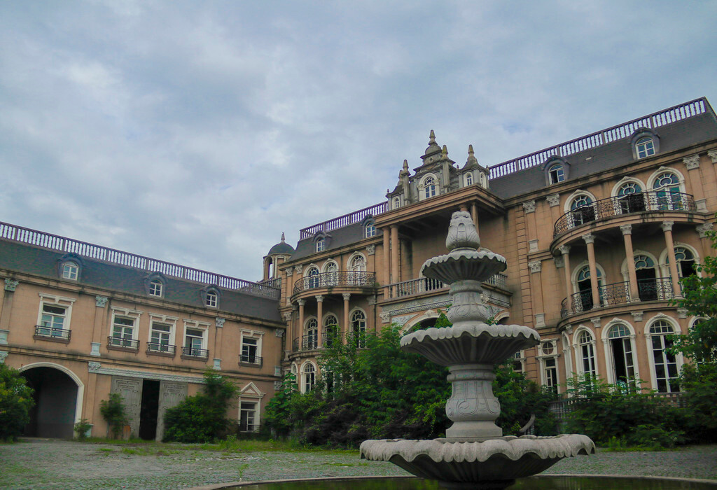探险古堡 危险关系