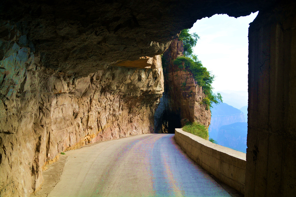 登上王莽岭,徒步昆山挂壁公路.