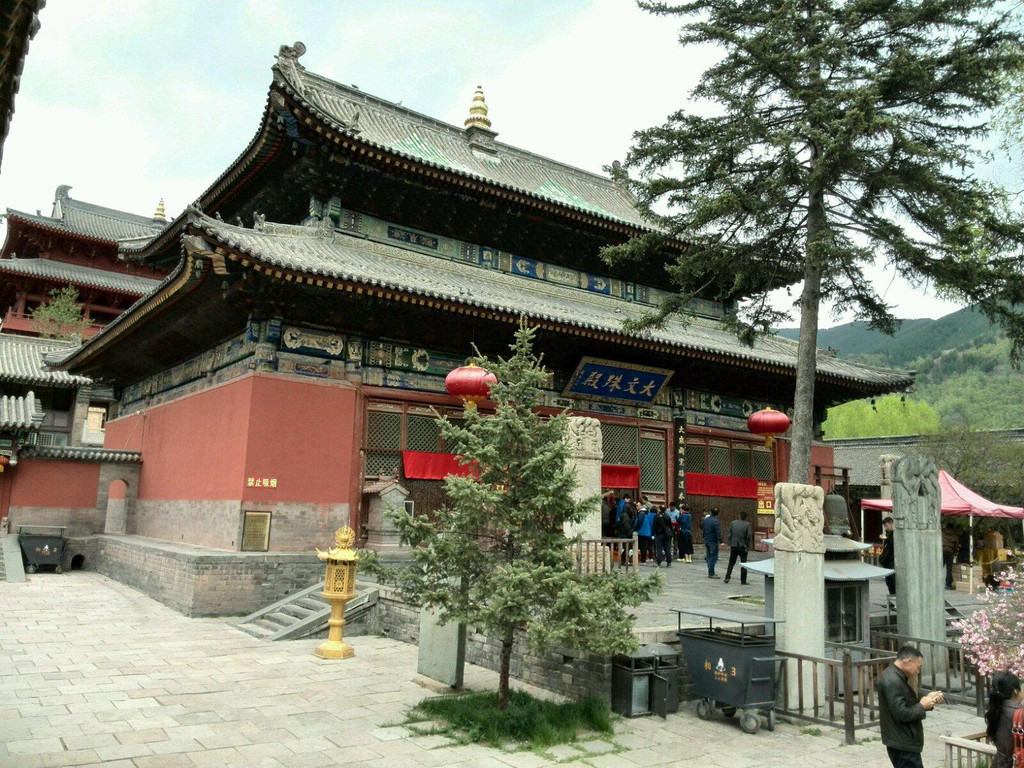 五台山殊像寺                              