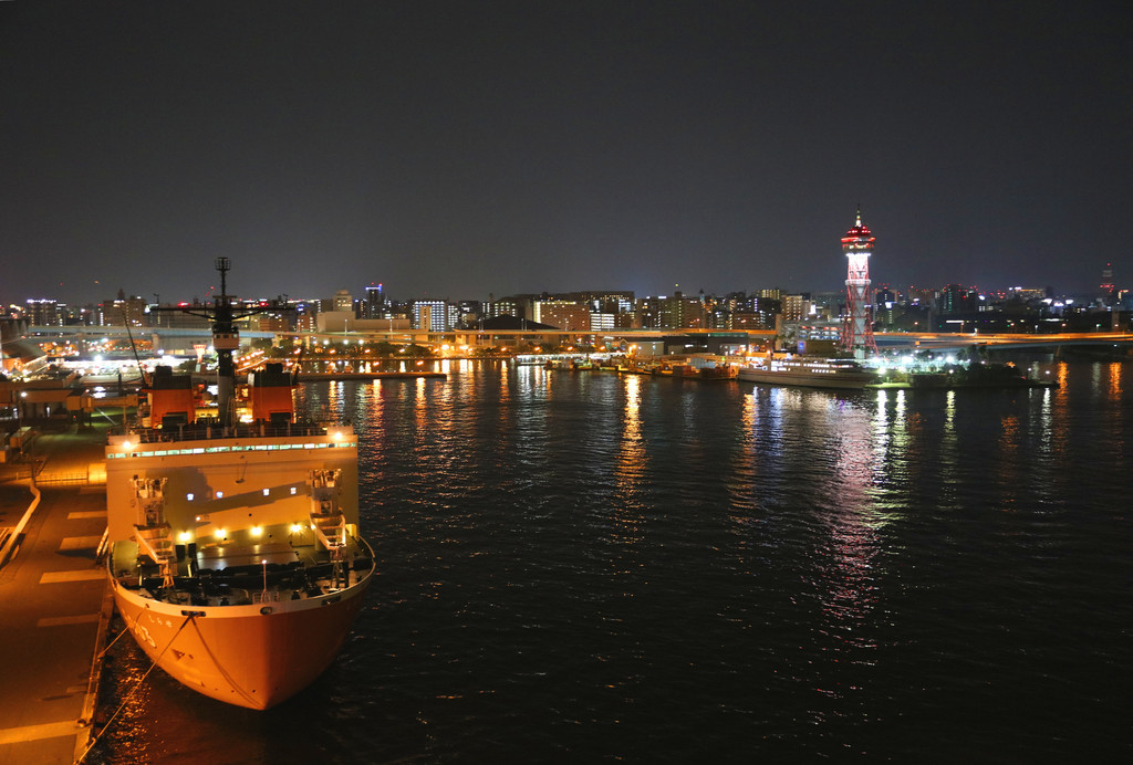 日本褔冈码头夜景