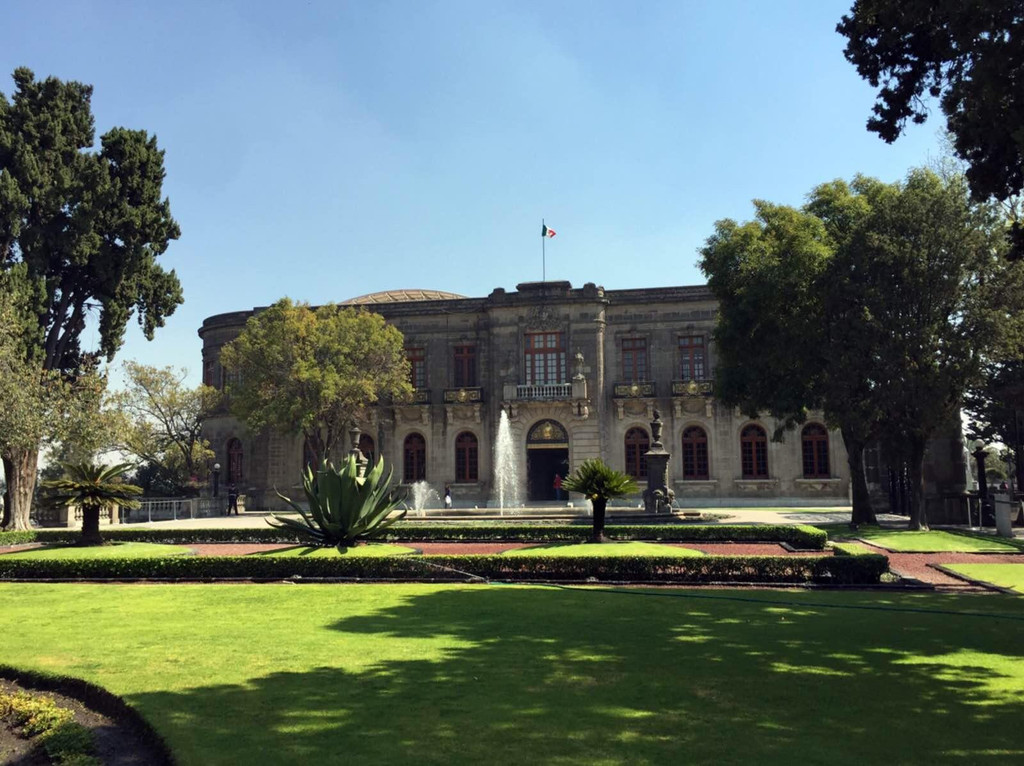 chapultepec castle                        