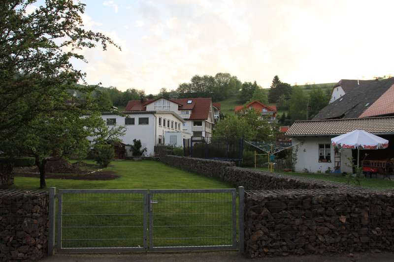 旅行在德国之五-阳光灿烂弗莱堡,山青水澈蒂蒂湖,田园小镇惹人醉