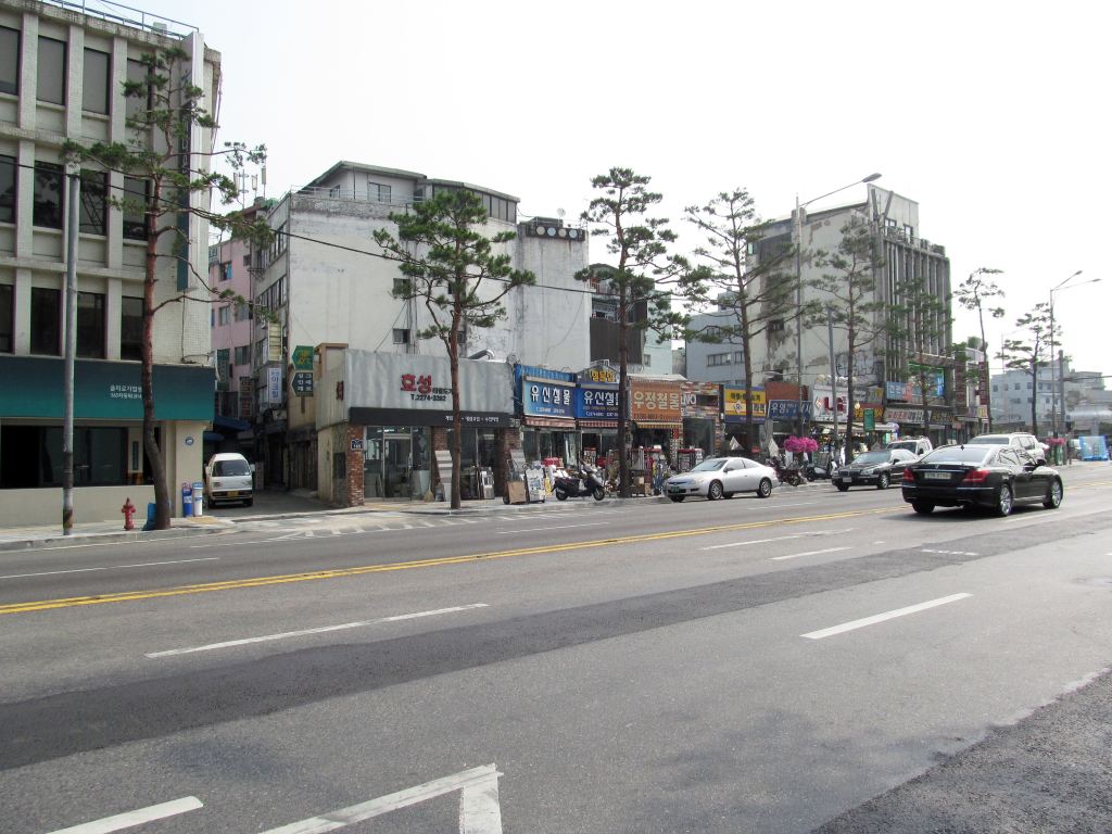 (图1——图2) 图2:韩币硬币 二,城市篇 韩国首尔这个城市总体还是比较