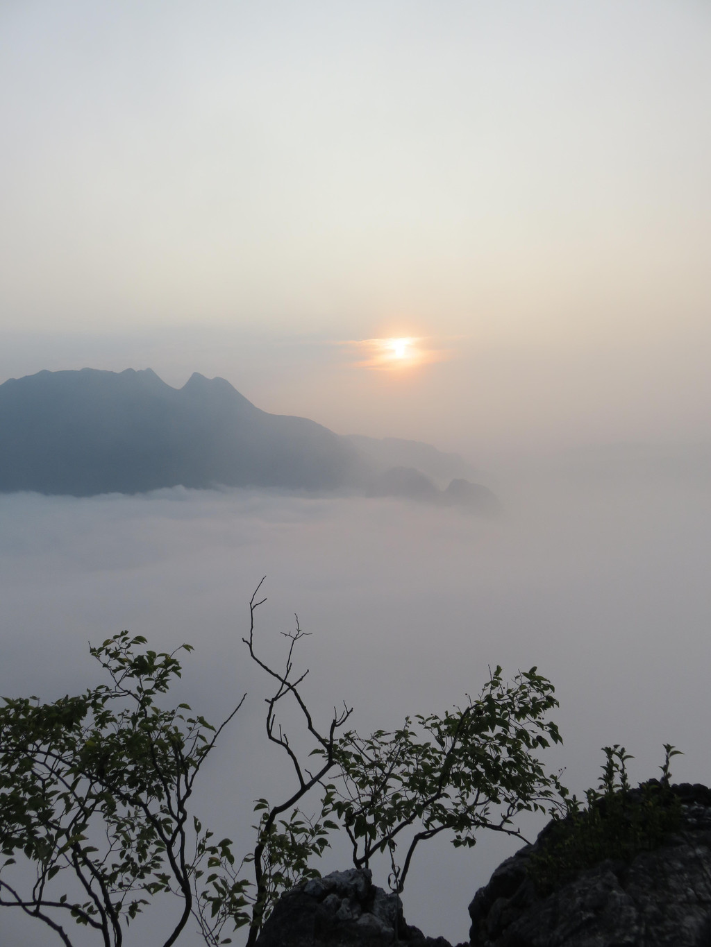 黔西南兴义市云湖山风景区自驾游,观云山雾海,赏日月同辉!