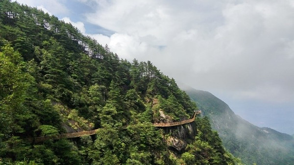 感受江西美(6日武功山,宜春温汤镇,明月山,南昌之行)