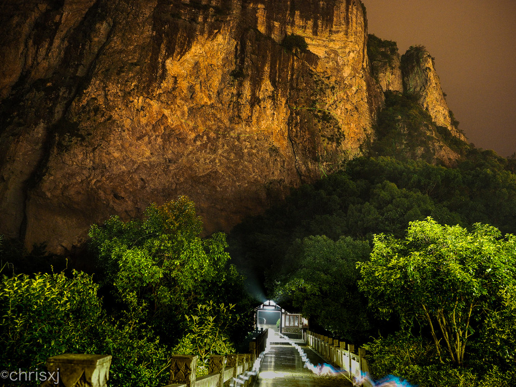 夜色雁荡〕雁荡山的两个著名景区—灵岩和灵峰,统统都有夜景票