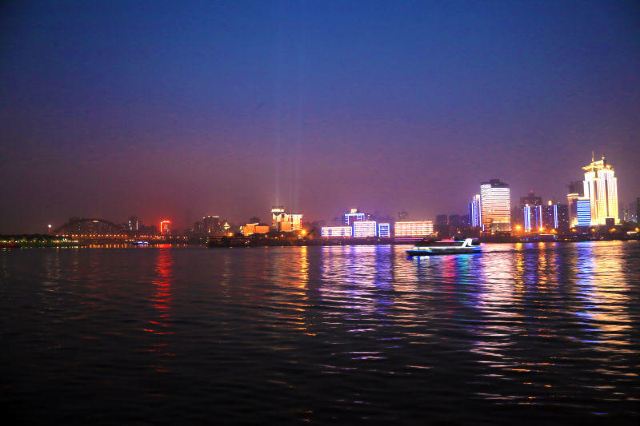 壁纸 风景 山水 夜景 桌面 640_426