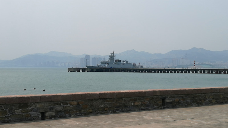 在指挥的北洋海军在黄海海战兵败后,困守刘公岛