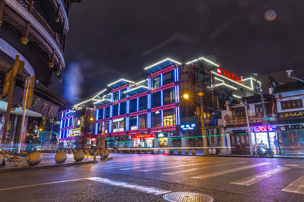 逛上海十大地标建筑 赏夜晚美景