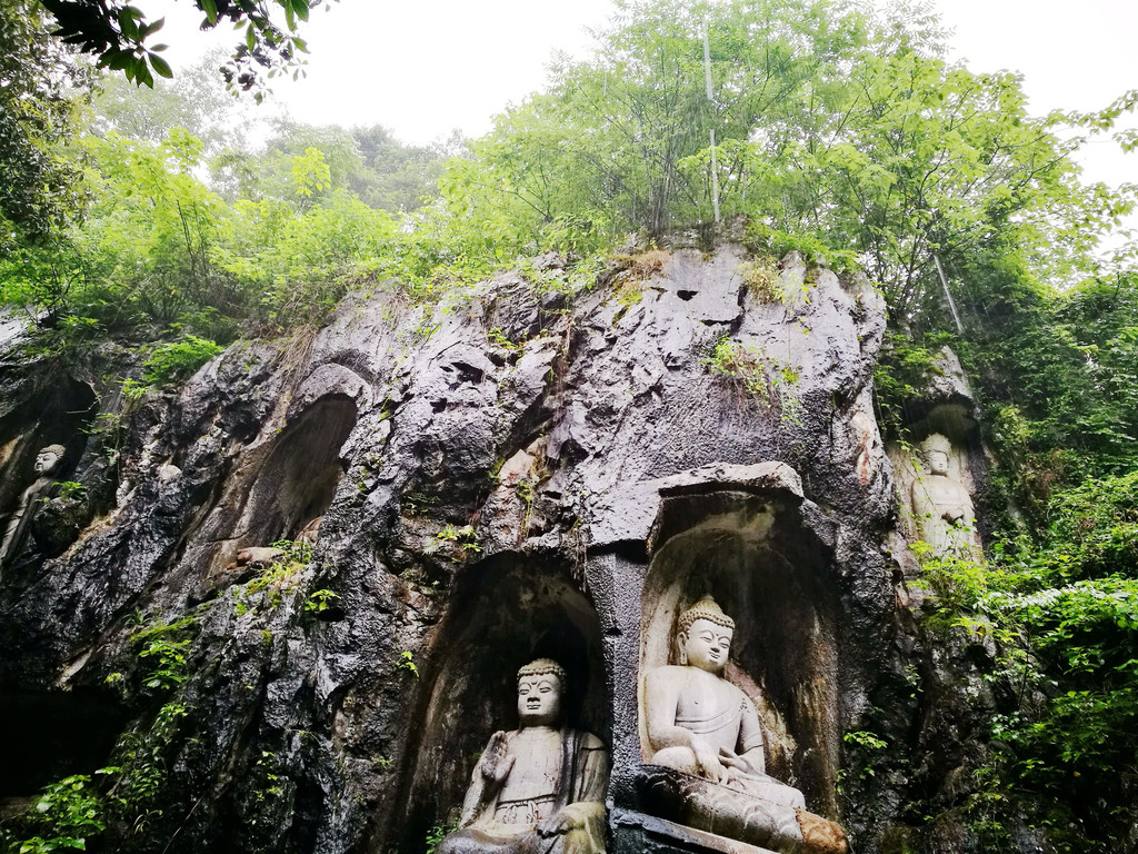 杭州灵隐飞来峰,因活济公而闻名,来了才知道它美得如此