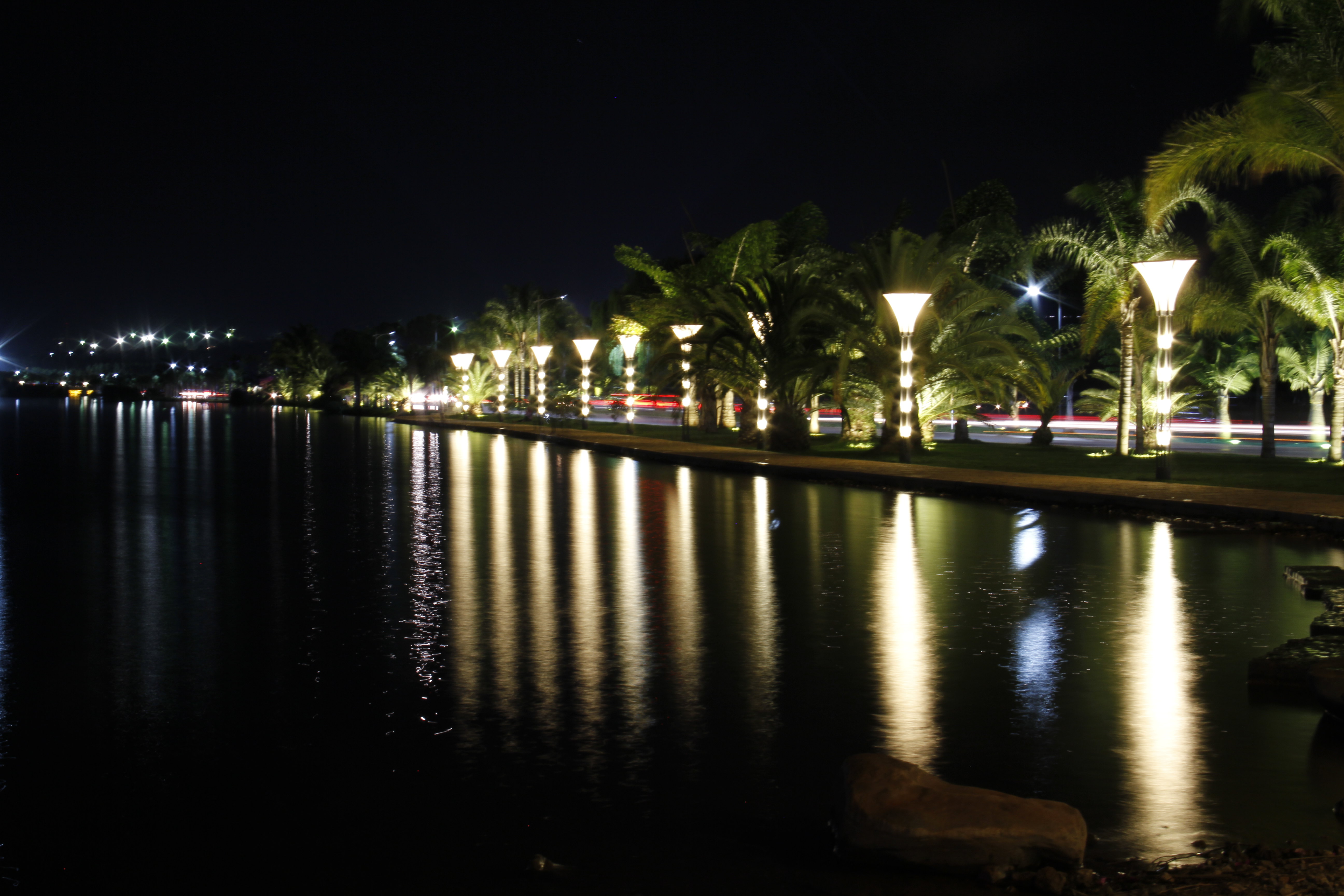湖泉生态园夜景
