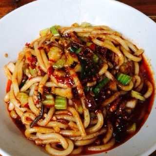 杨浦区大学路63弄5号103室   周边 酒店 餐馆 景点 推荐菜 鸡肉炒米粉