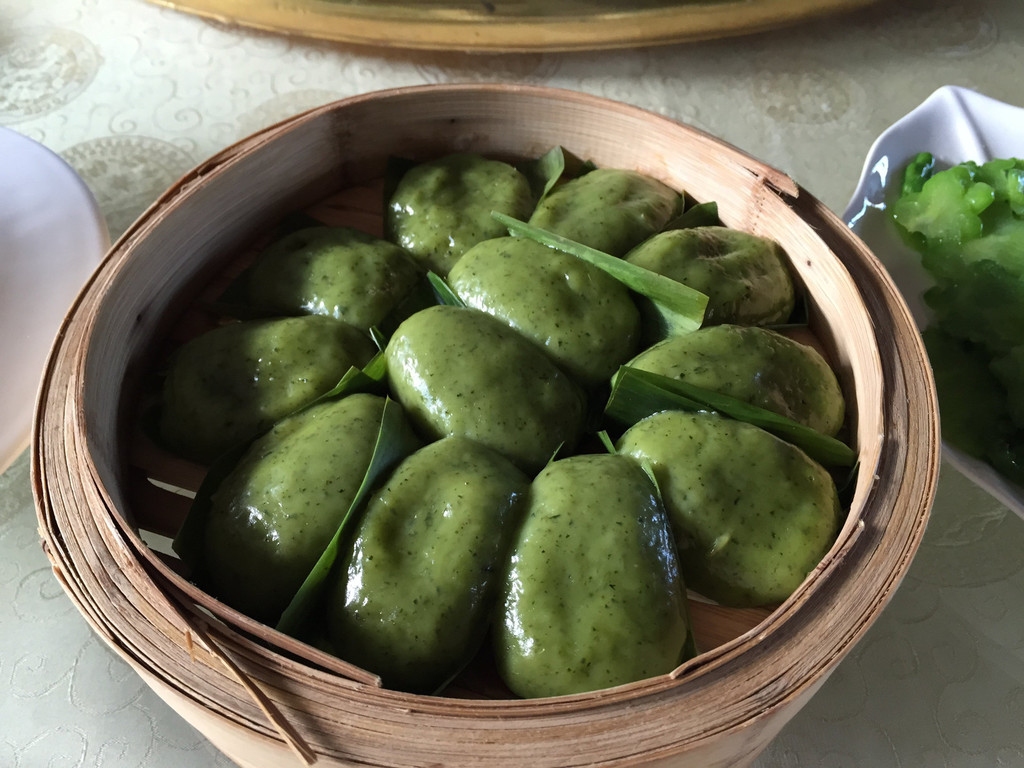 (叶儿粑,想起了四川时候吃的,这个是甜的,个人更喜欢肉的——哈哈)图片