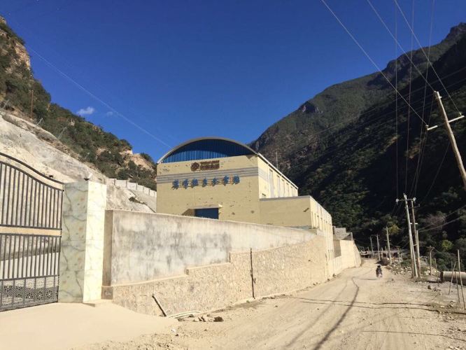 从泸沽湖徒步,搭车稻城亚丁,康定,泸定,海螺沟