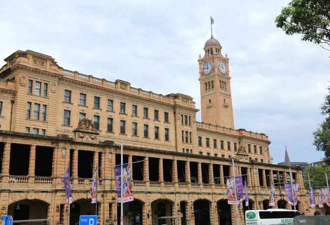 澳洲-墨尔本、艾尔斯岩、悉尼、堪培拉21日自