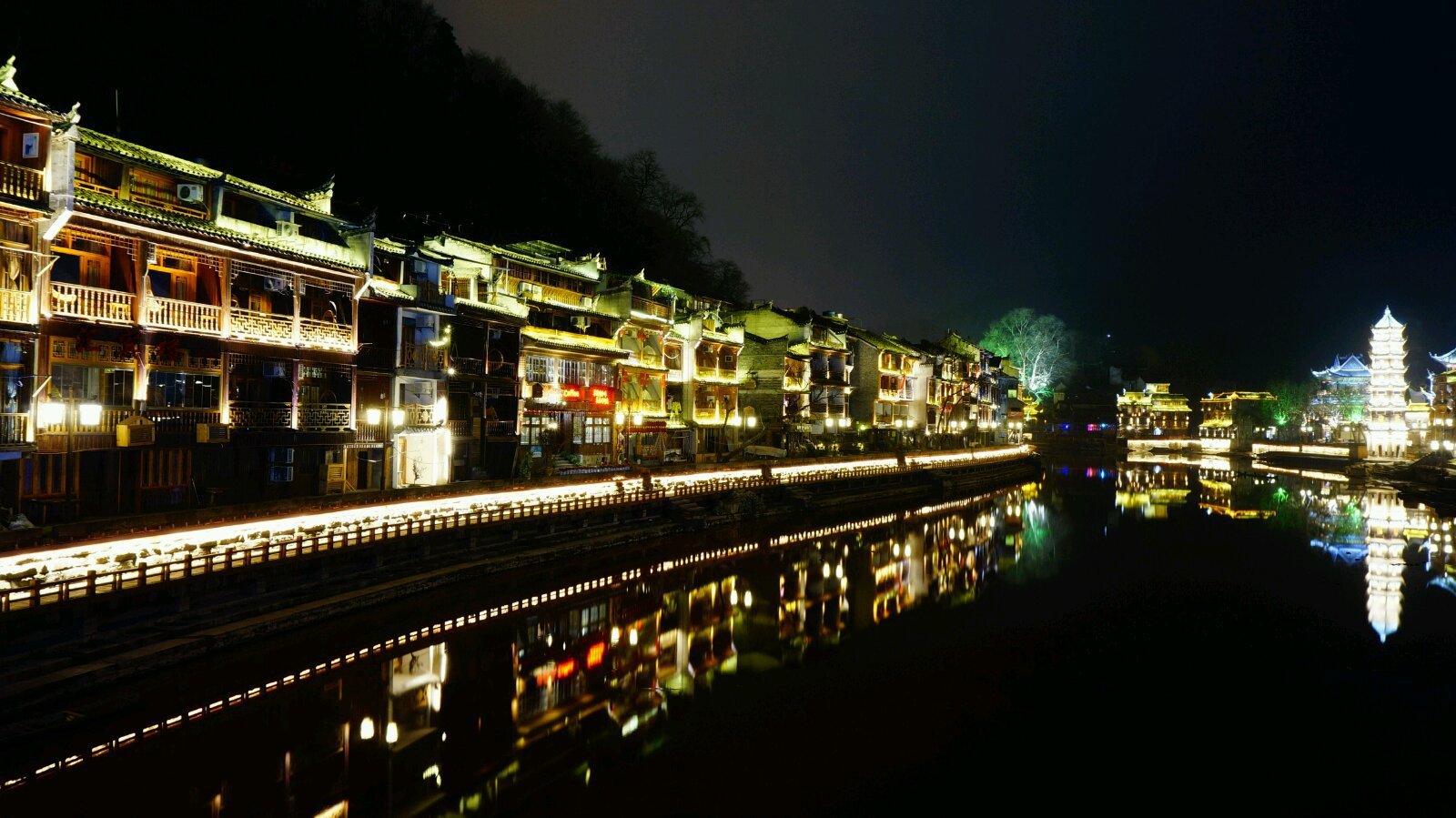 沱江夜景 凤凰古城