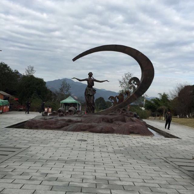 登嫦娥奔月地 泡富硒温泉汤—江西明月山天沐温泉