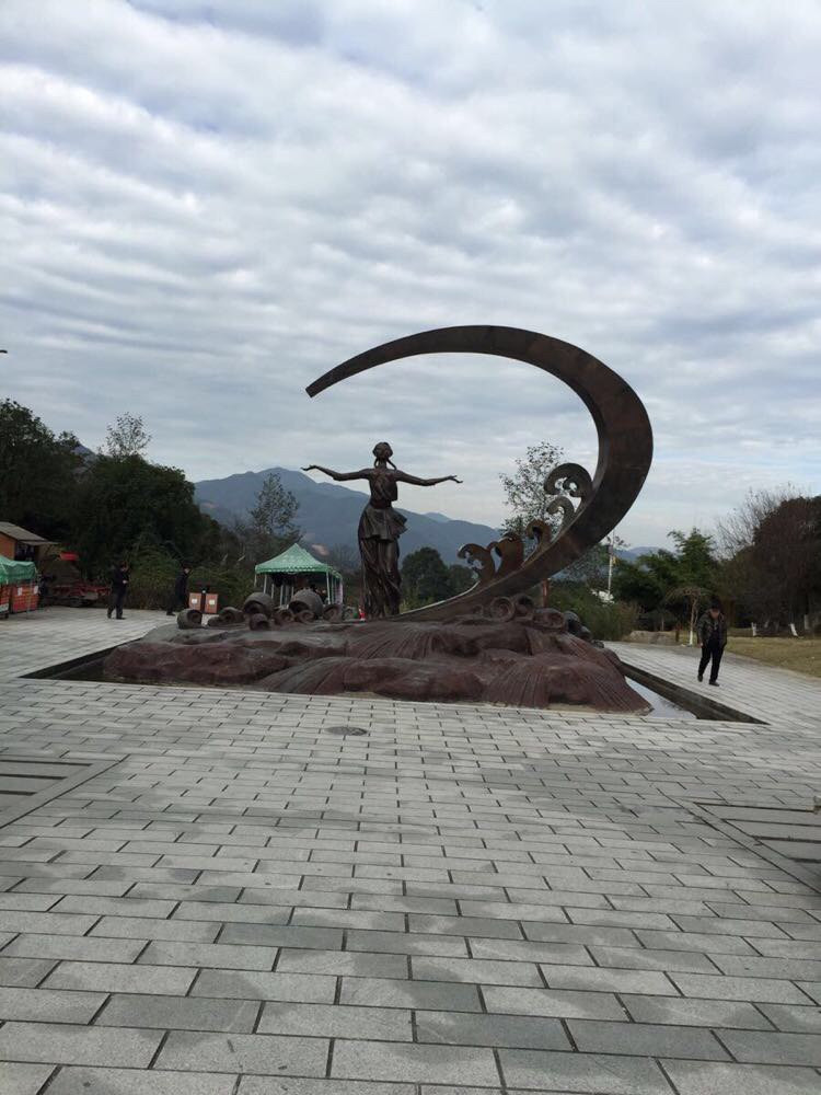 登嫦娥奔月地 泡富硒温泉汤—江西明月山天沐温泉