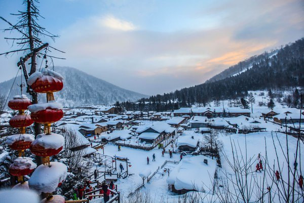 梦幻家园里面有个观景台,可以看到雪乡大部分全景