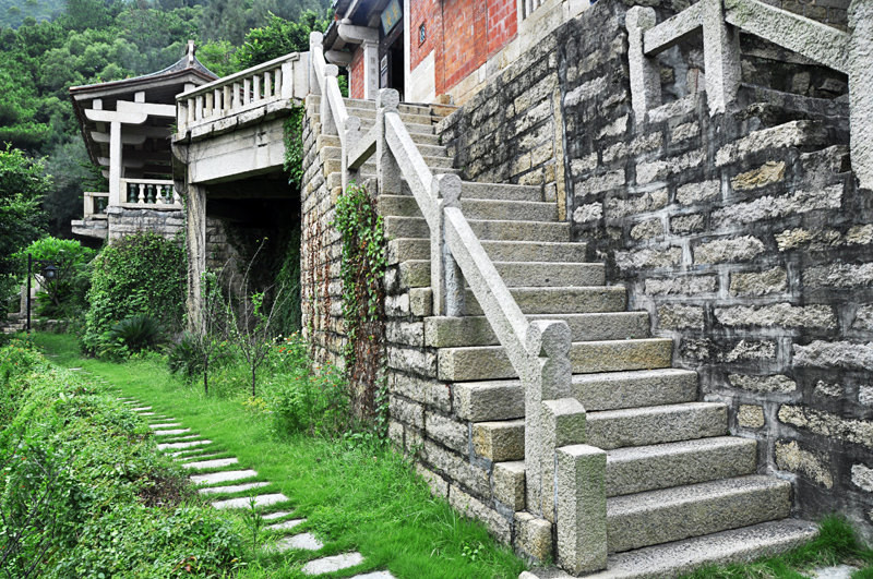 泉州晋江草庵,伴灵源山葳蕤与五店市繁华