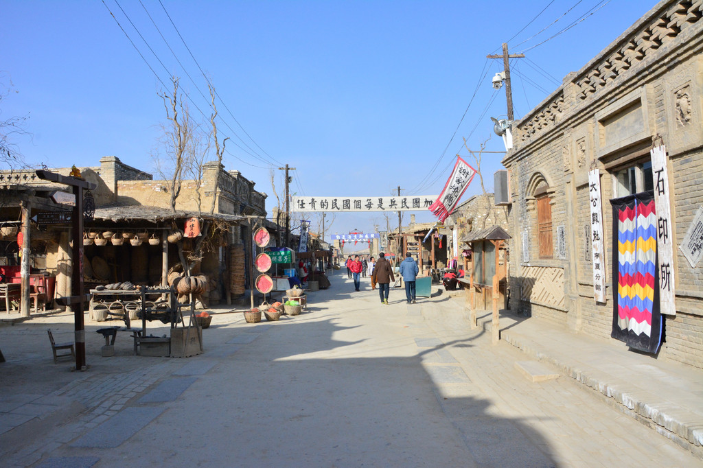 景区线路:景区门口买票-明城(著名影视龙门客栈,红高粱-老银川一条街