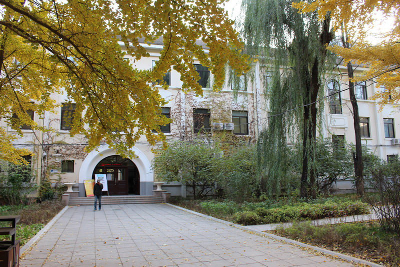 校园里的秋色除了北京之秋自有的韵味外,更有北京科技大学校园里有两