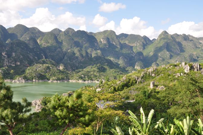 三大自驾一路黔行5——贵州的自然景观兴义马岭河大峡谷与万峰林