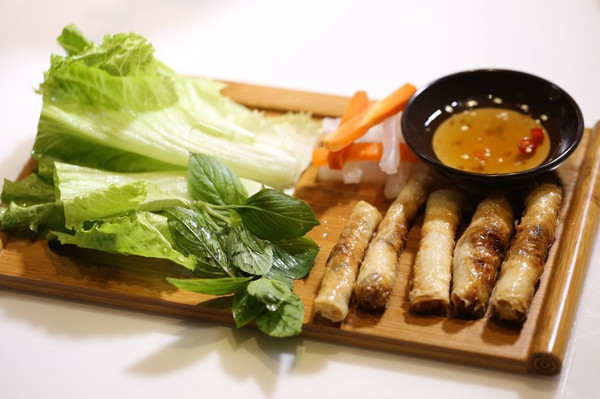 越南春卷,大厨有越南情节,越南菜很赞,值得试试.