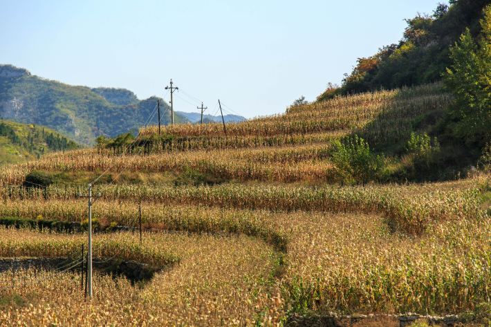 阳泉市平定县岔口乡主铺掌村红岩岭自然风景区