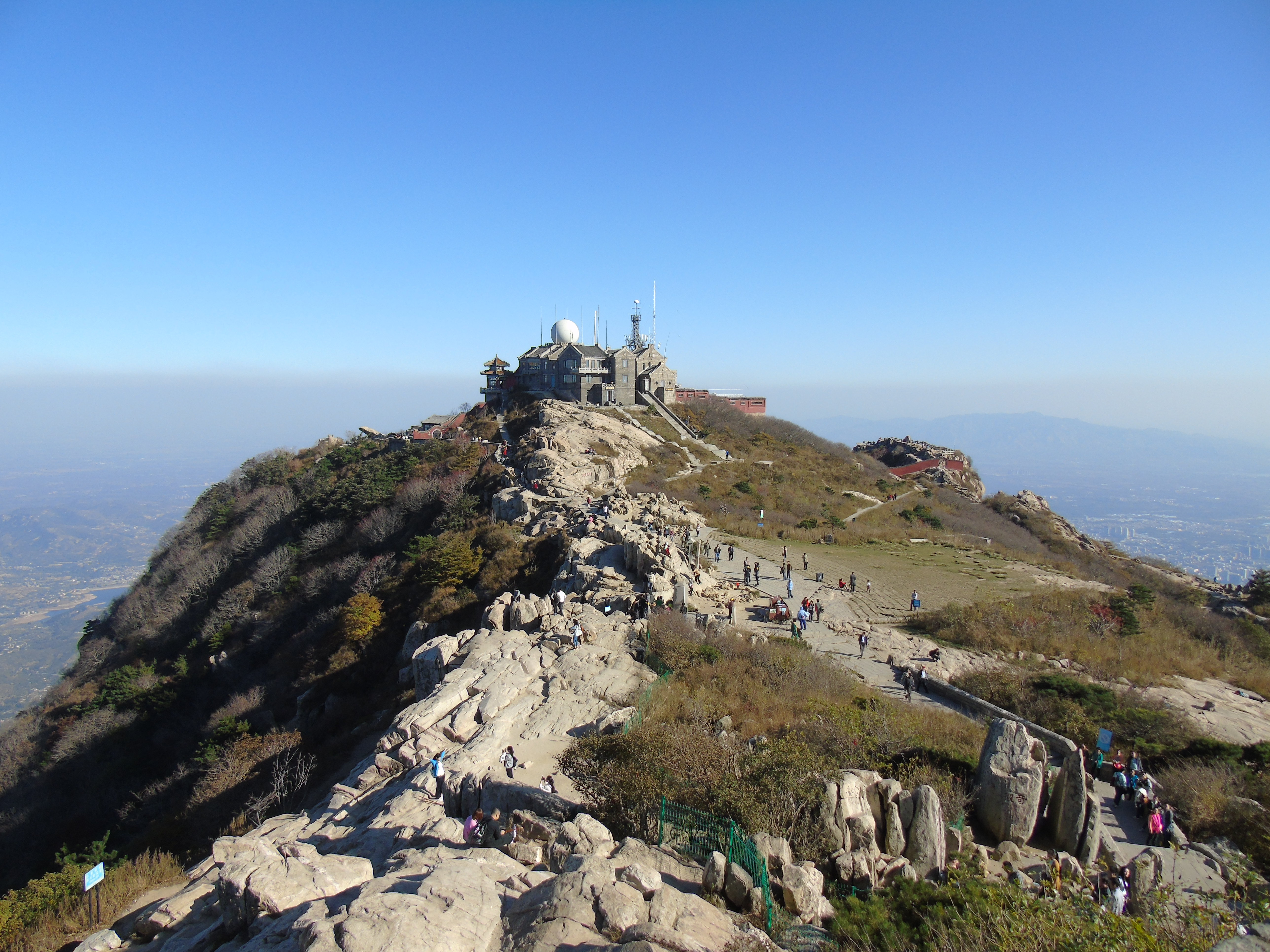 为了散文《泰山极顶》-而登泰山