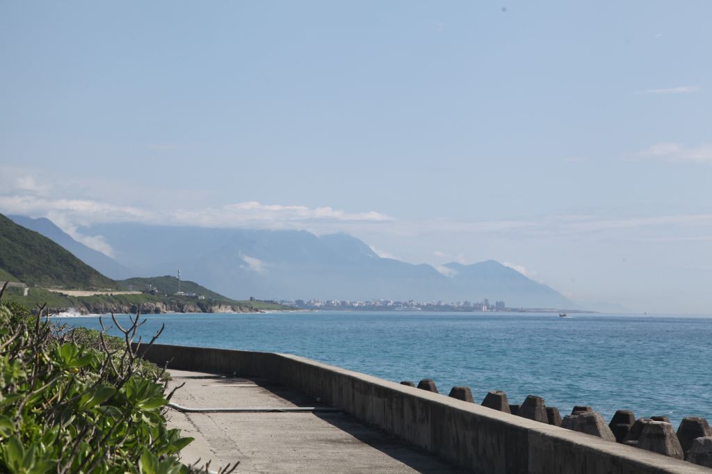 花莲外海,云海一色,海比天蓝,天比海阔,花莲市