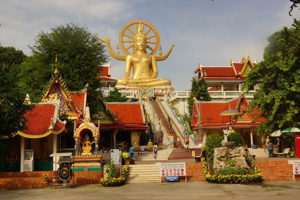 大佛寺,英文名wat pra yai,又叫big buddha temple,是苏梅岛最著名的