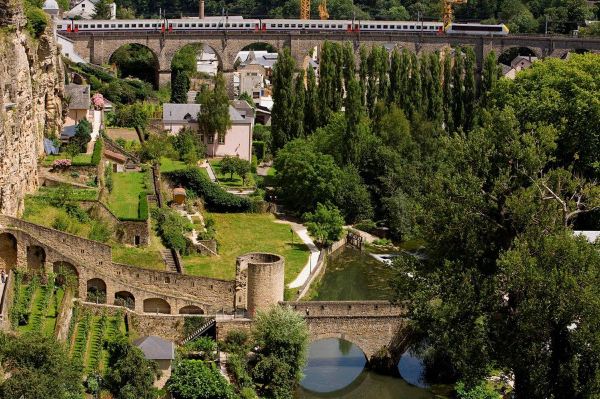 千堡之国--卢森堡,游览这一道由一座座古堡构成