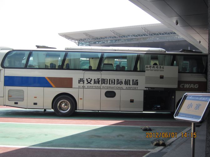 有没有无锡直接到上海机场的大巴?虹桥浦东都可,如果有,时间是怎样的?