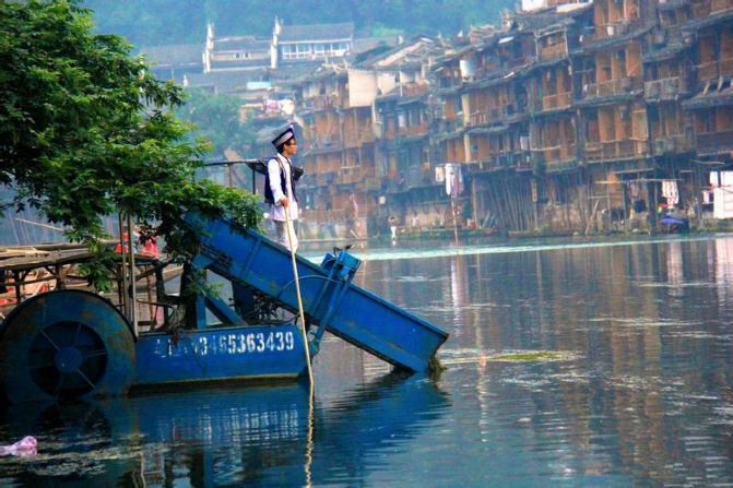湖南张家界凤凰古城的小情侣毕业旅行8日自由