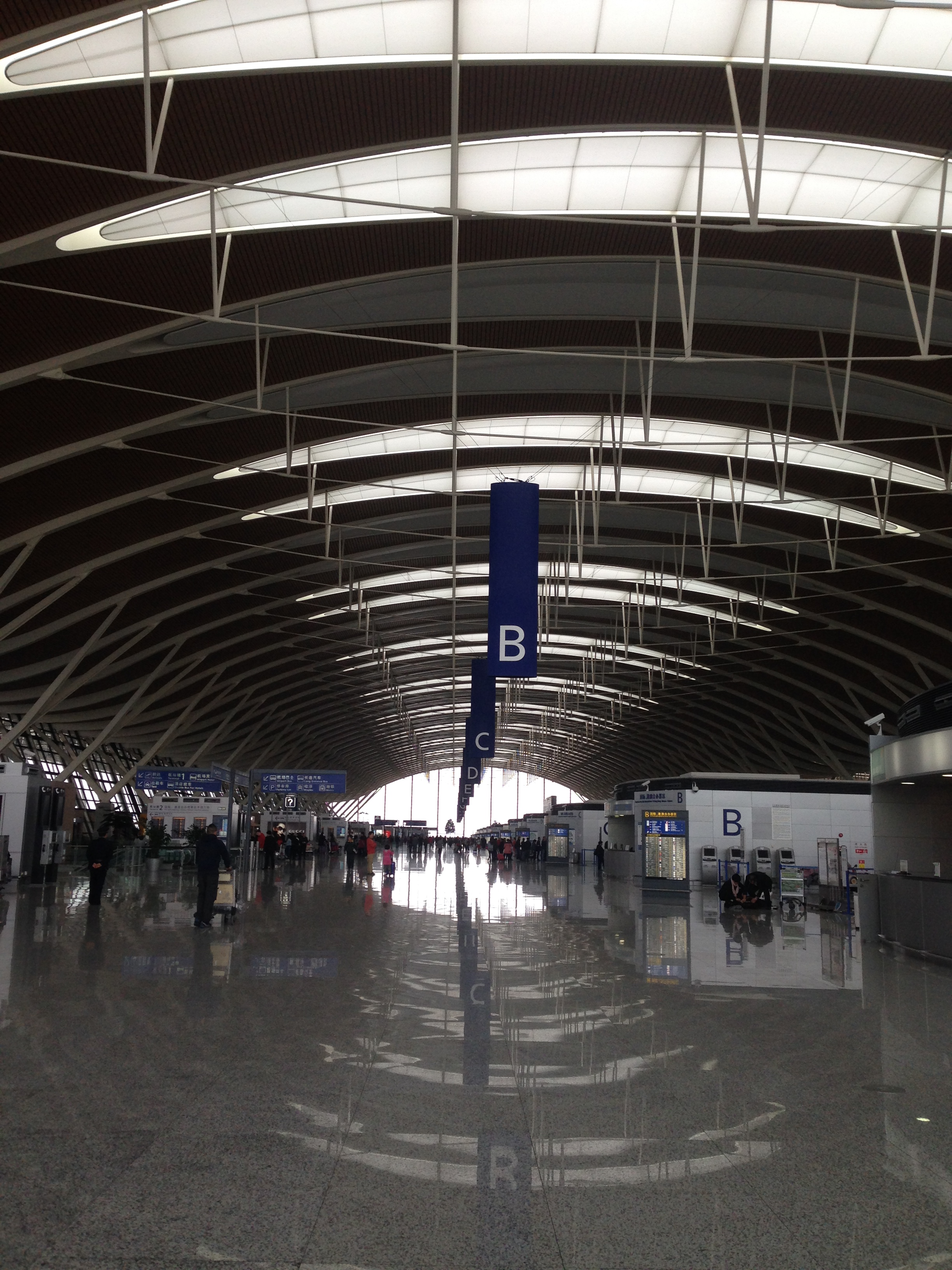 早早到了浦东机场:15的飞机 上海浦东国际机场