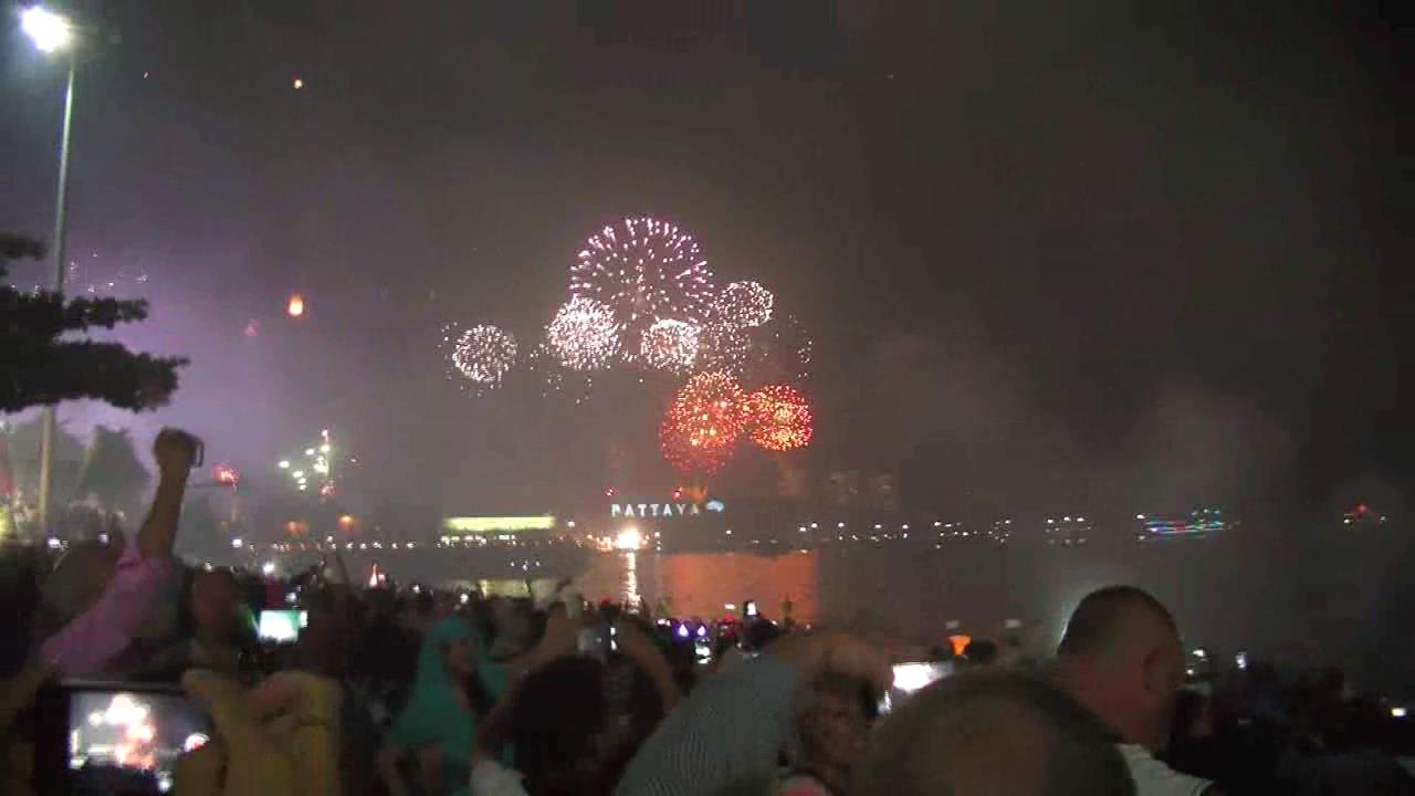 芭提雅海滩的迎新焰火 芭提雅海滩