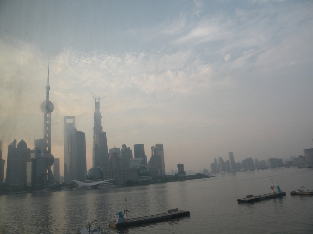 黄浦江外滩早晨