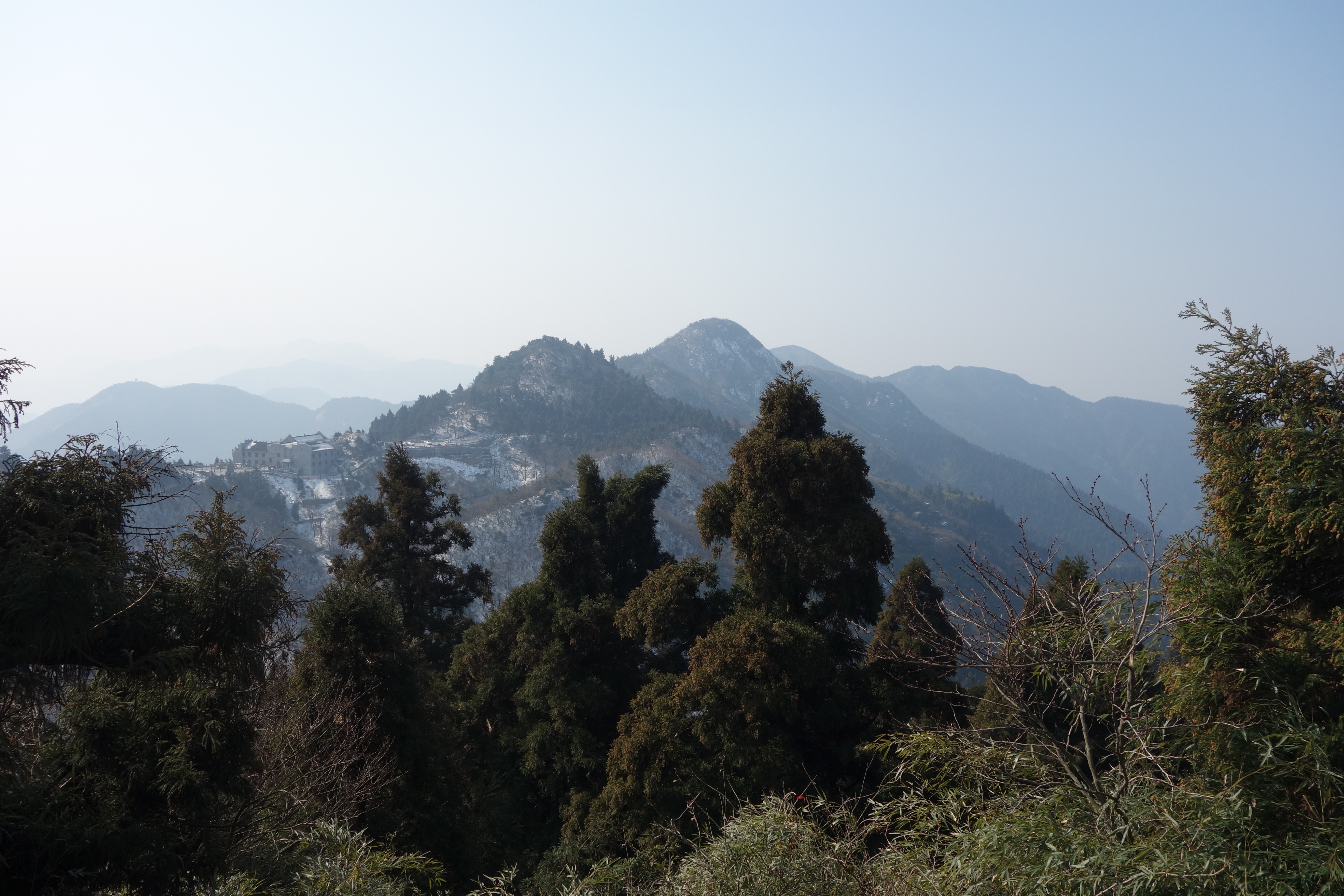 从峰顶远眺衡山景色 衡山风景名胜区