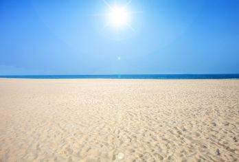 深圳大梅沙海滨公园+金色海岸游艇+中英街+地王观光全包一日游【纯玩精品小团，门票无购物无自费。】