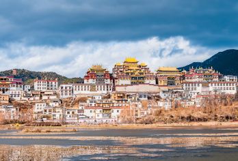 虎跳峡+独克宗古城一日游14人小团+可选松赞林寺/依拉草原【[随选出发地]有限的时间多玩一个城，丽江出发当天往返香格里拉 ，满足你的秘境之旅。】
