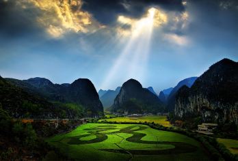 贵州黄果树瀑布+龙宫景区一日游【上门接送-含套票-无购物】【[自由选]不想麻烦可以选择含票套餐，含门票+景观车+龙宫船票；不含黄果树扶梯+龙宫电梯上行】