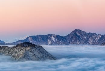 成都西岭雪山一日纯玩包车游不含门票+避暑滑雪+三环内接送【[品质纯玩]纯玩品质，不进店购物，无强制消费行程透明】