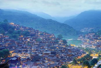 西江千户苗寨一日游【好评导游带团-纯玩@赠旅拍换装】【[深度纯玩]：观原始的吊脚楼群、苗寨梯田，深入苗寨，走家串户，了解苗家人的生活以及风俗习惯。】