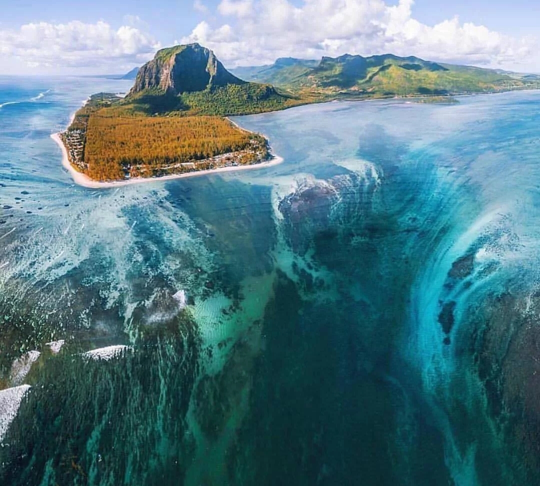 世界奇观——毛里求斯海底瀑布