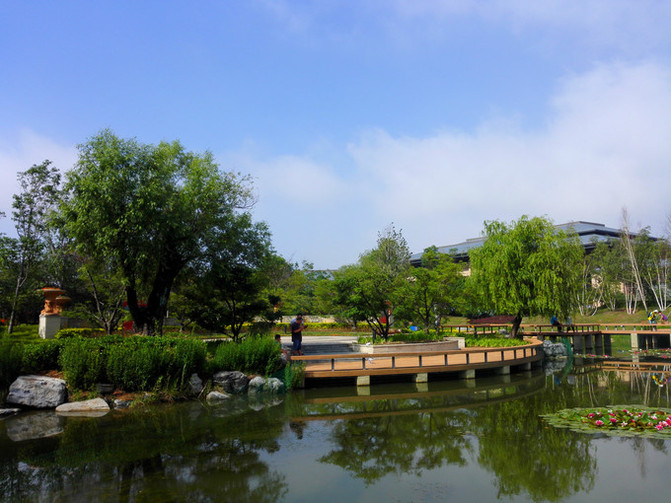 端午节东戴河海边穿什么衣服,能下水吗?