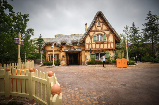 上海迪士尼:一场梦幻的童话之旅.