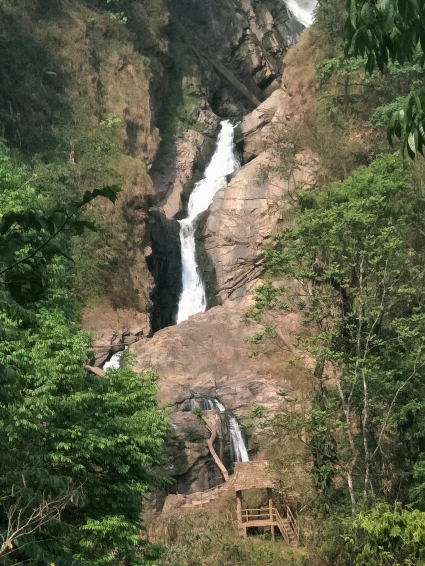 西盟佤部落旅游区里坎瀑布景区